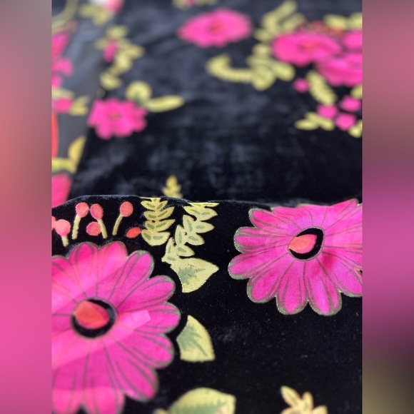 WOVEN HEART Velvet Burnout Black and pink floral Kimono Top Robe Boho - Picture 12 of 12